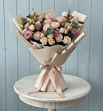 Букет цветов из:  Розы и Лизиантусы в Лебяжьем Ленинградской области