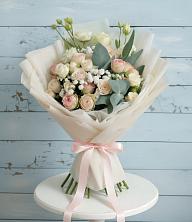 Букет цветов из:  Розы и Лизиантусы в Лебяжьем Ленинградской области
