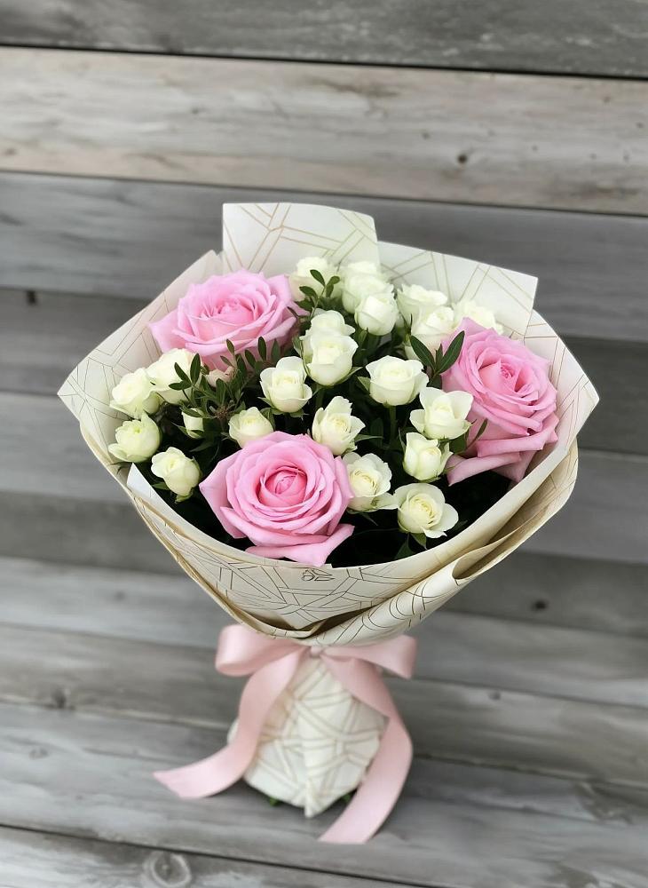 Букет цветов из: Розы в Лебяжьем Ленинградской области
