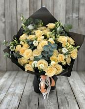 Букет цветов из:  Розы и Лизиантусы в Лебяжьем Ленинградской области