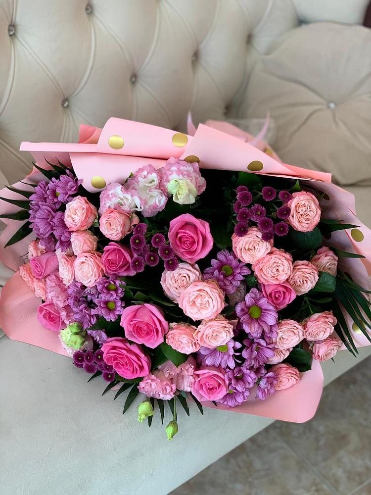 Букет цветов из: Хризантемы, Розы и Лизиантусы в Лебяжьем Ленинградской области