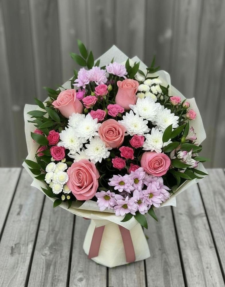 Букет цветов из: Альстромерии, Гвоздики, Розы и Хризантемы в Лебяжьем Ленинградской области