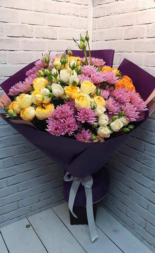 Букет цветов из: Хризантемы и Розы в Лебяжьем Ленинградской области