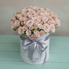 Цветочная композиция из Розы в шляпной коробке в Лебяжьем Ленинградской области