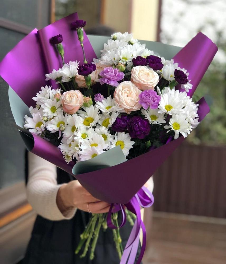 Букет цветов из: Хризантемы, Гвоздики и Розы в Лебяжьем Ленинградской области