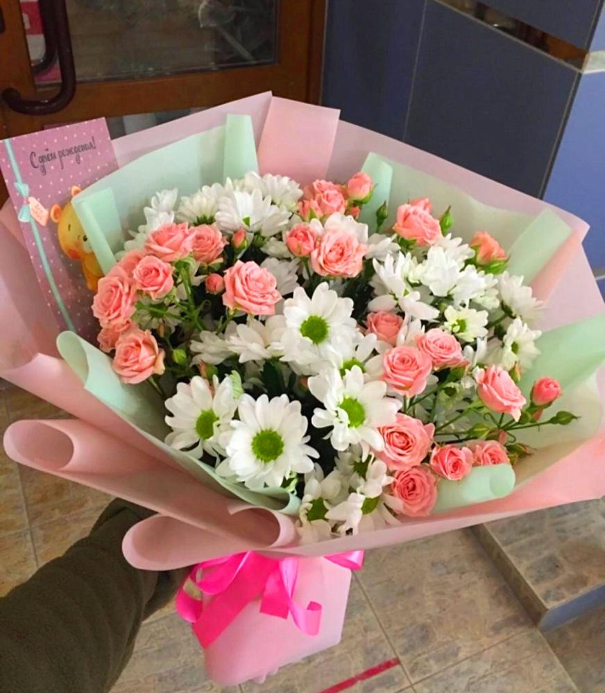 Букет цветов из: Розы и Хризантемы в Лебяжьем Ленинградской области