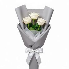 Букет 3 белые розы в Лебяжьем Ленинградской области