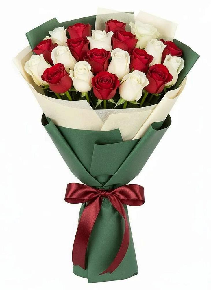 Букет Микс из красных и белых роз в Лебяжьем Ленинградской области