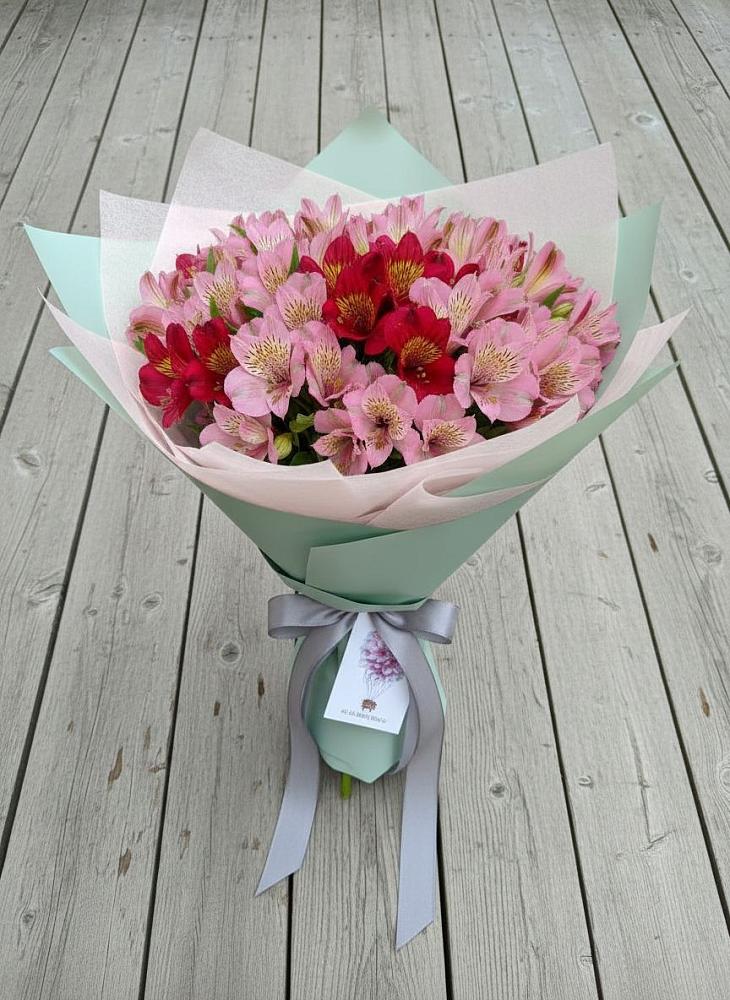 Букет цветов из: Альстромерии в Лебяжьем Ленинградской области