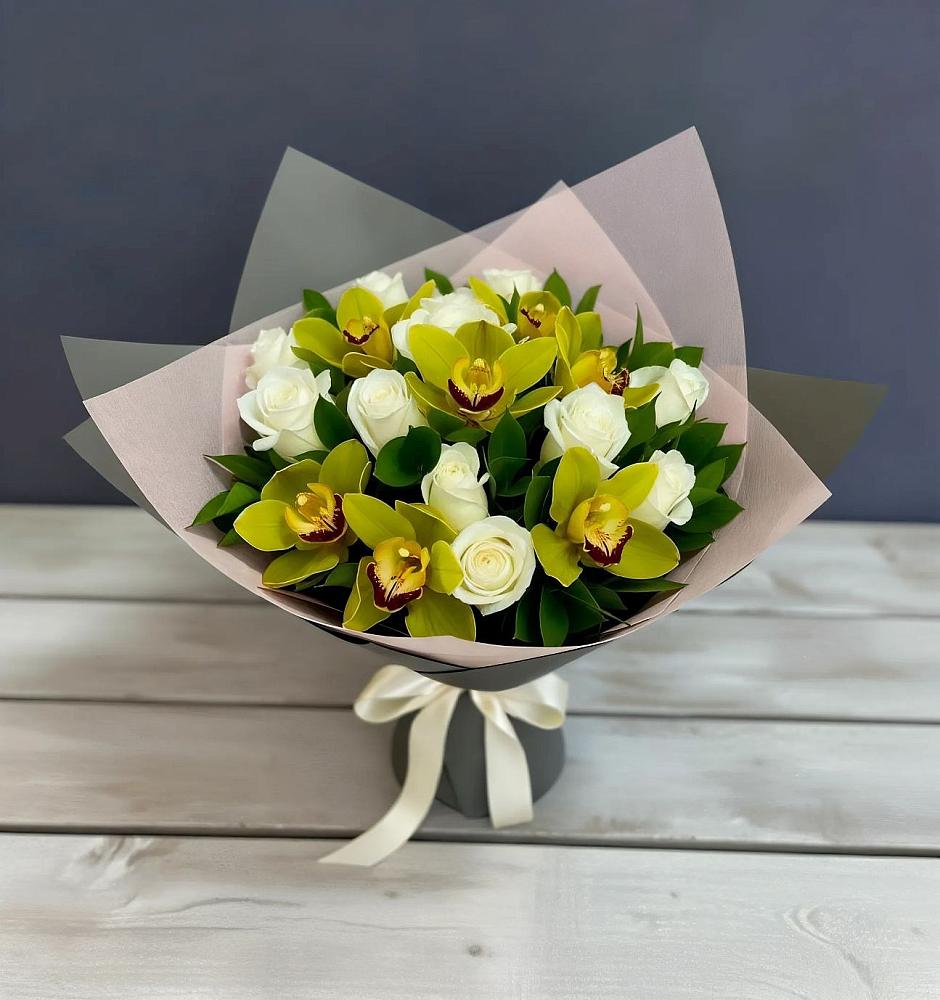 Букет цветов из: Орхидеи и Розы в Лебяжьем Ленинградской области