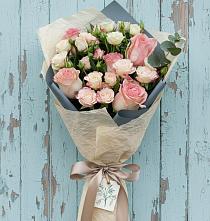 Букет цветов из:  Розы в Лебяжьем Ленинградской области