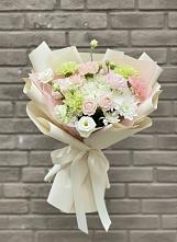 Букет цветов из:  Гвоздики, Розы, Лизиантусы и Хризантемы в Лебяжьем Ленинградской области