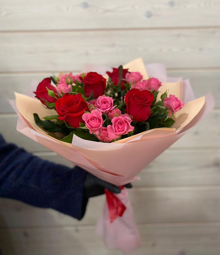 Букет цветов из: Розы в Лебяжьем Ленинградской области