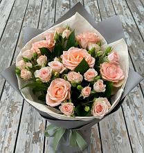 Букет цветов из:  Розы в Лебяжьем Ленинградской области