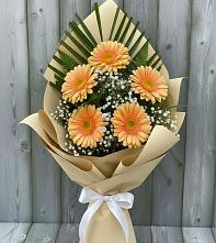 Букет цветов из:  Герберы в Лебяжьем Ленинградской области
