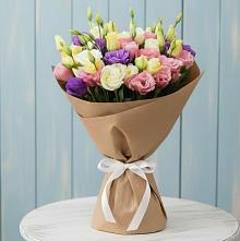 Букет цветов из:  Лизиантусы в Лебяжьем Ленинградской области