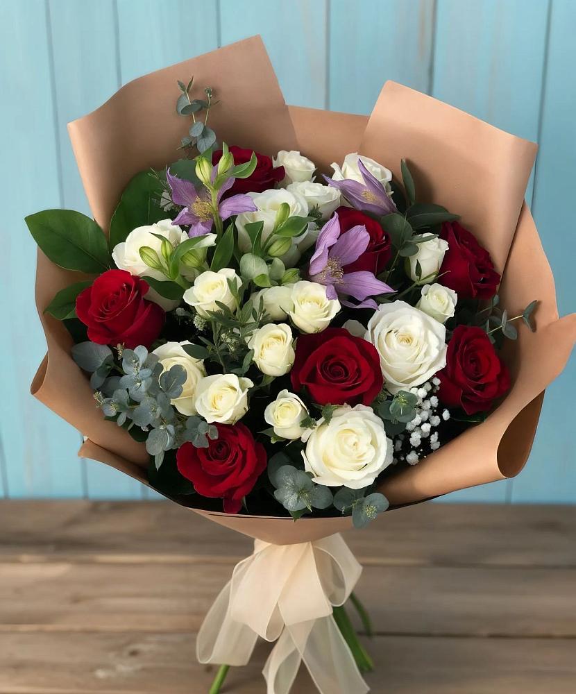 Букет цветов из: Розы и Альстромерии в Лебяжьем Ленинградской области
